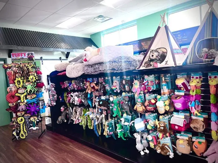 Earthwise Pet Supply & Grooming Spa-White Lake Picture 7