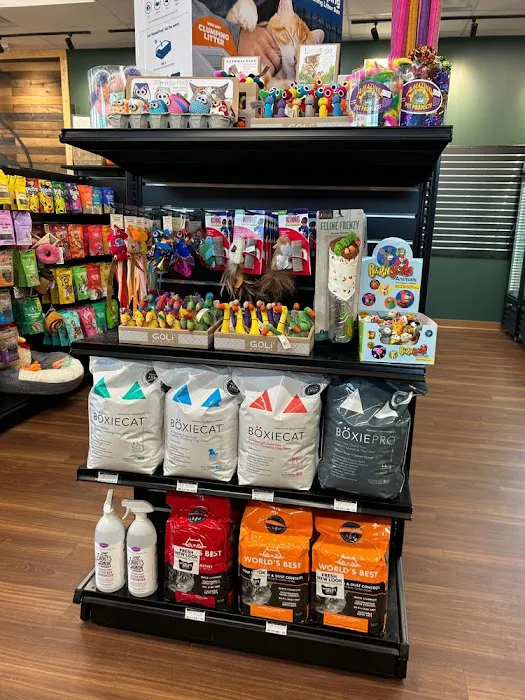 Earthwise Pet Supply & Grooming Spa-White Lake Picture 5