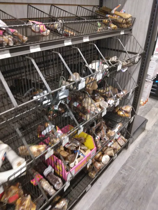 Pet Supermarket Picture 1