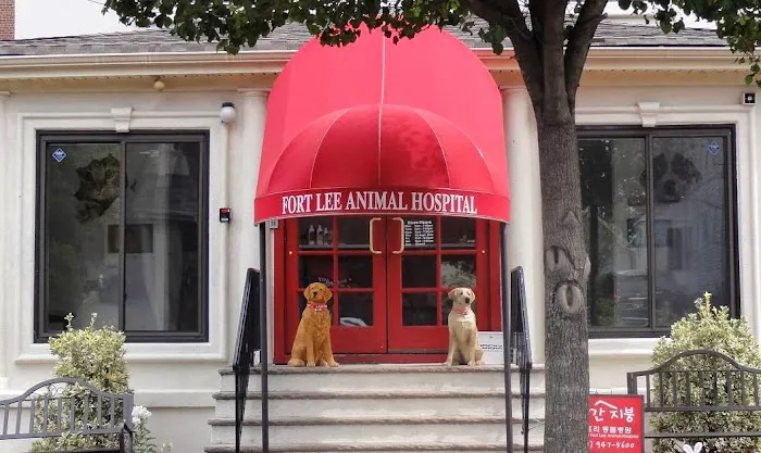 Red Roof Fort Lee Animal Hospital Picture 6