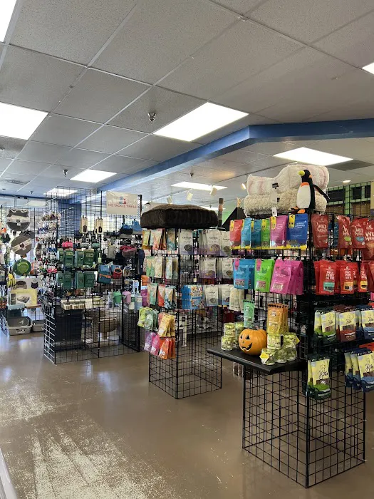 Unleashed, The Dog & Cat Store Crescent Commons Picture 4