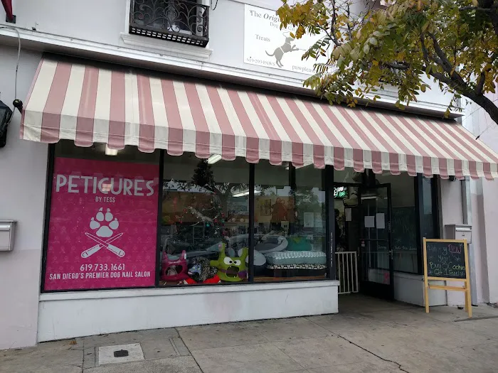 Original Paw Pleasers Dog Bakery Picture 1
