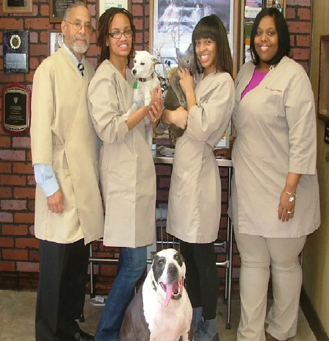 Oakcrest Veterinary Clinic Picture 6