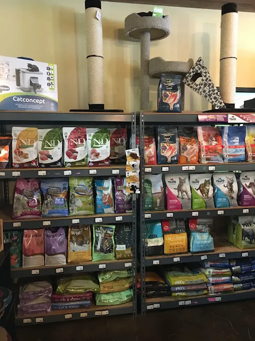 Natural Instincts Healthy Pet Center Picture 4