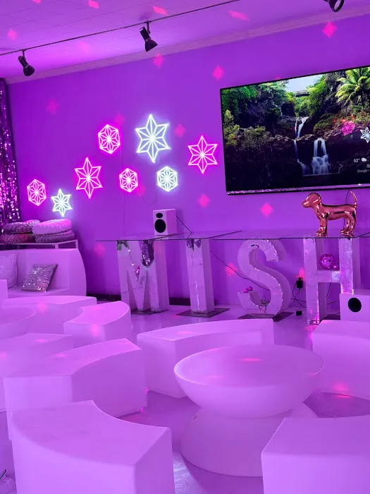 The Lounge at MISHKA Picture 2