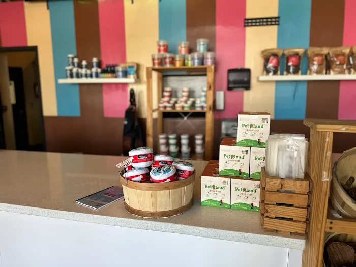 Jeffrey's Natural Pet Foods Third Street Picture 3