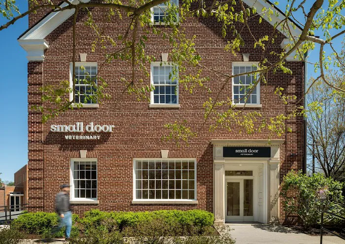 Small Door Veterinary - Spring Valley Picture 8