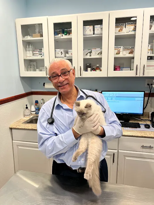 Francis Animal Clinic- Queens Picture 4