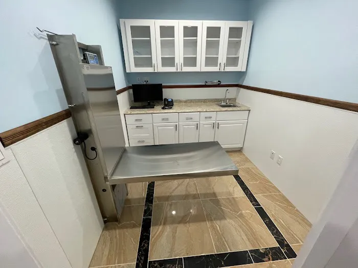 Francis Animal Clinic- Queens Picture 7