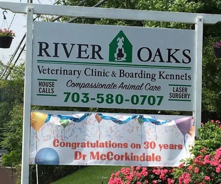 River Oaks Veterinary Clinic