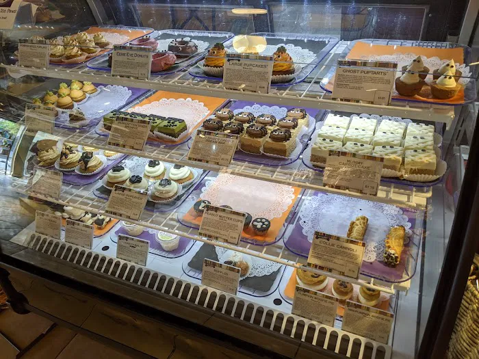 Three Dog Bakery Encino Picture 3