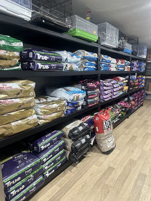Mendoza's Feed and Supply Picture 6