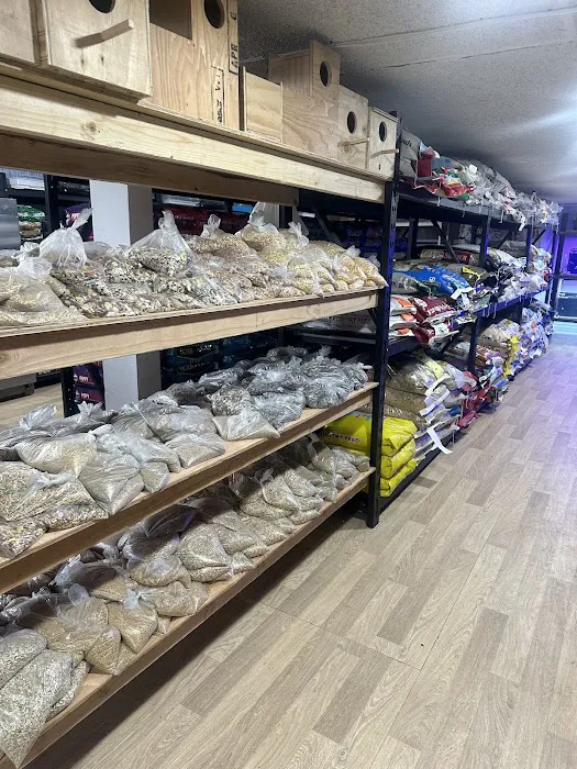 Mendoza's Feed and Supply Picture 9