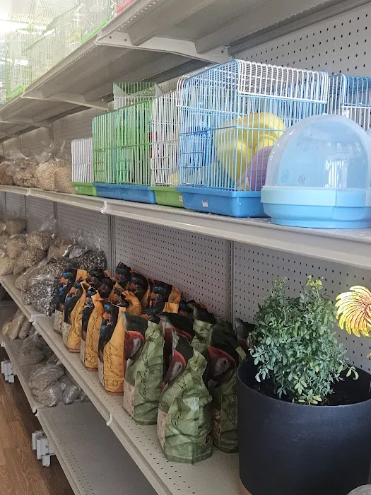 Midway Feed & Pet Store Picture 2