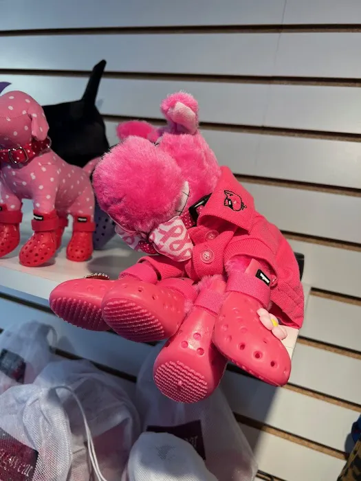 LuLu's Collars, etc Picture 1