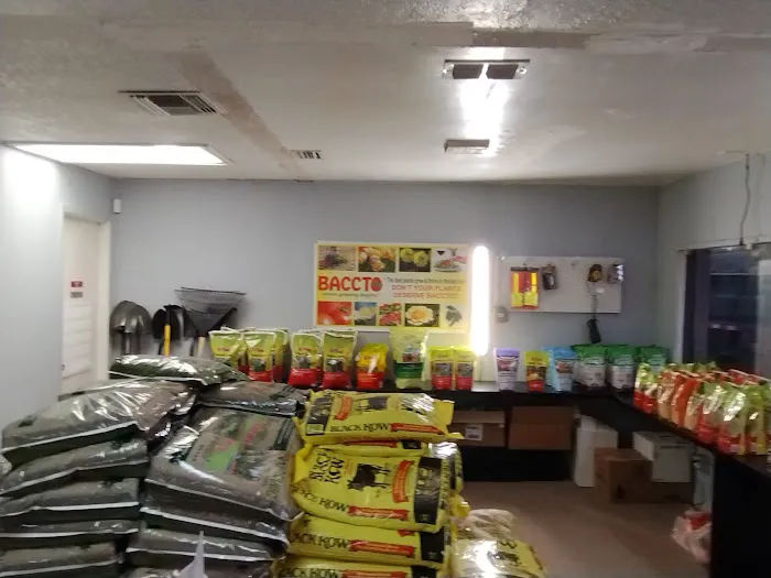M&M Pet Feed Store and landscape supplies Picture 3