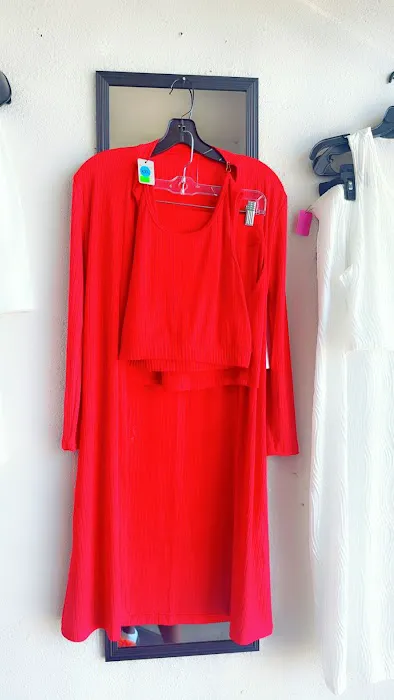 Malone ‘ S clothing store Picture 10