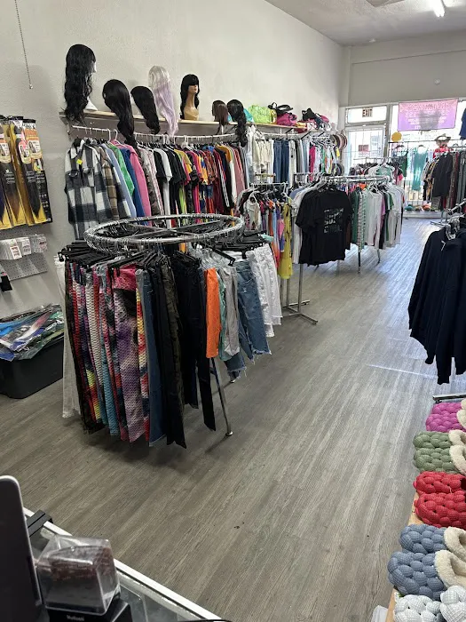 Malone ‘ S clothing store Picture 9