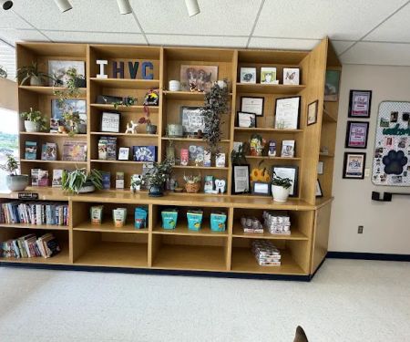 Independent Hill Veterinary: Moore Ross W DVM