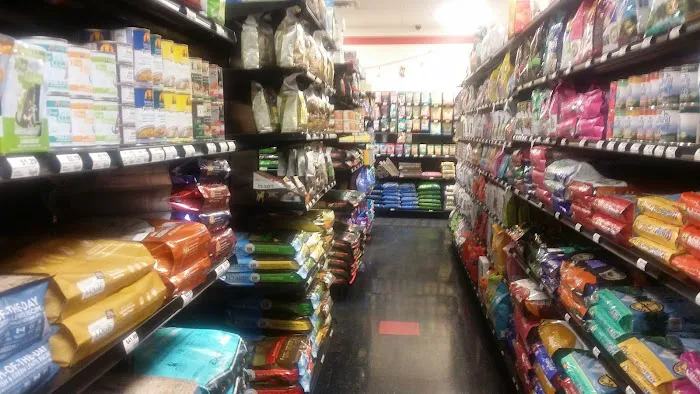 Chuck & Don's Pet Food & Supplies Picture 1