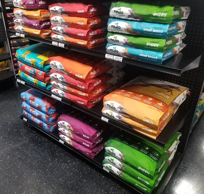 Chuck & Don's Pet Food & Supplies Picture 8
