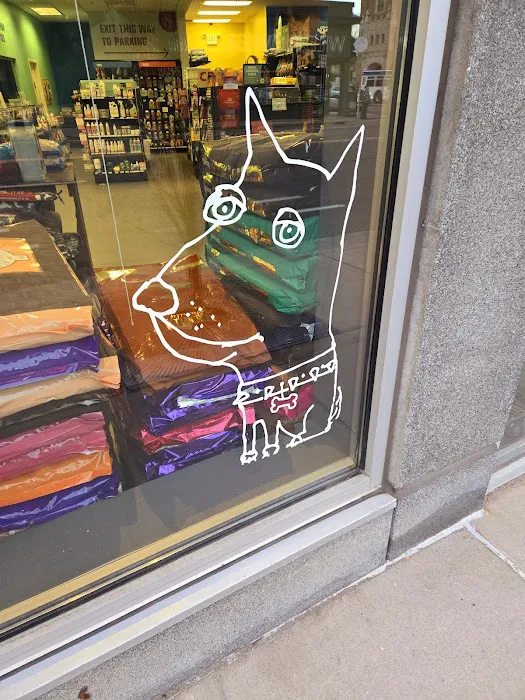 Chuck & Don's Pet Food & Supplies Picture 9