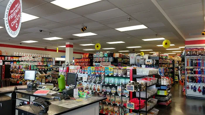 Chuck & Don's Pet Food & Supplies Picture 1