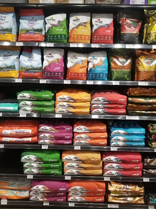 Chuck & Don's Pet Food & Supplies Picture 4