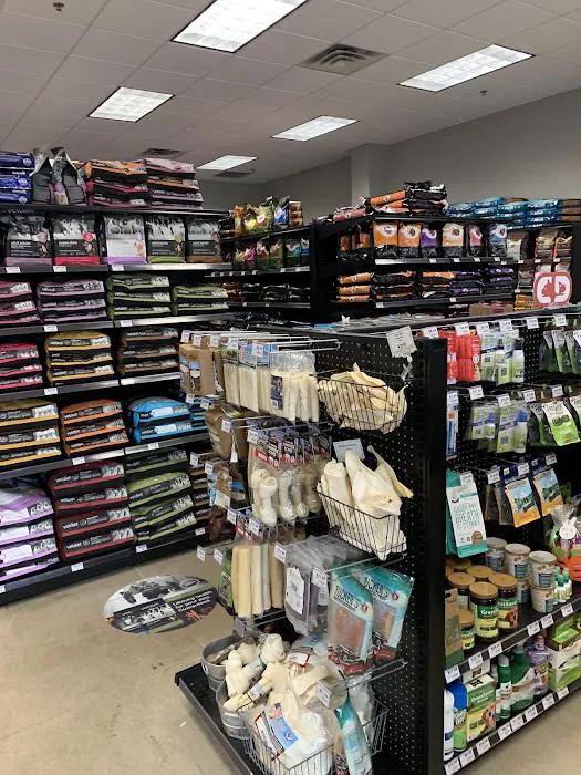 Chuck & Don's Pet Food & Supplies Picture 8