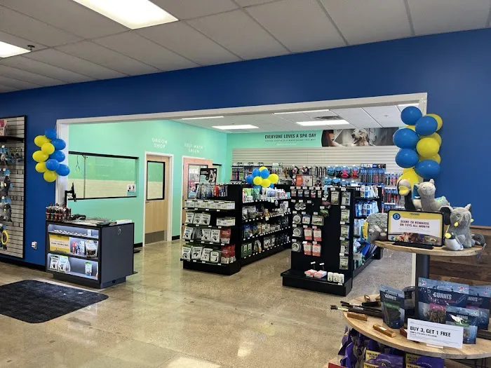 Chuck & Don's Pet Food & Supplies Picture 6