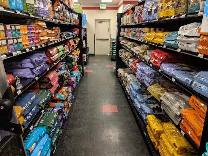 Chuck & Don's Pet Food & Supplies Picture 9