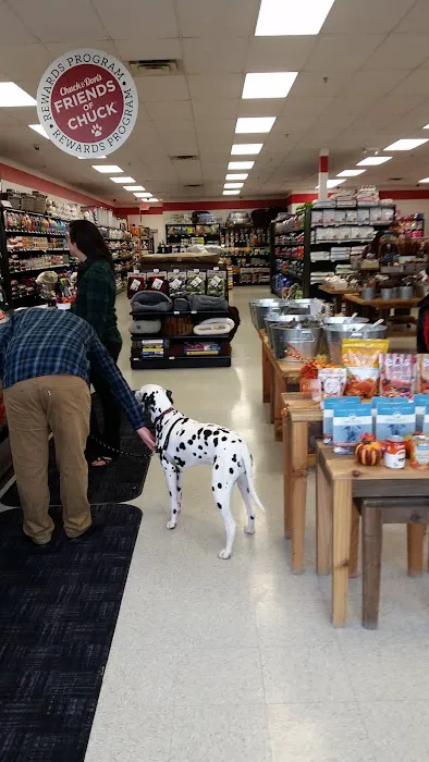 Chuck & Don's Pet Food & Supplies Picture 8