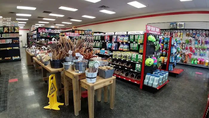 Chuck & Don's Pet Food & Supplies Picture 1