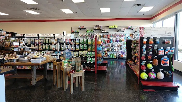Chuck & Don's Pet Food & Supplies Picture 4