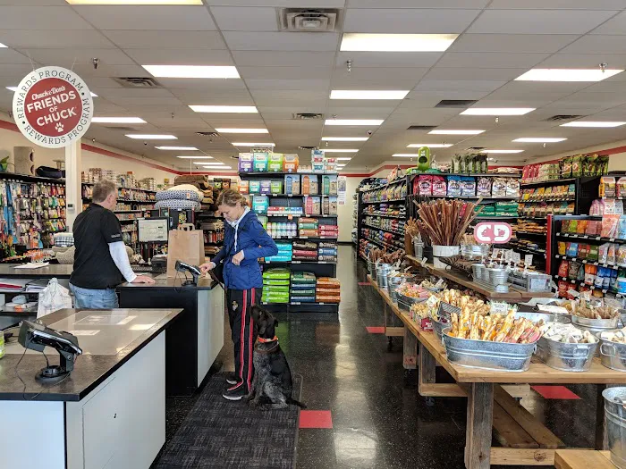 Chuck & Don's Pet Food & Supplies Picture 8