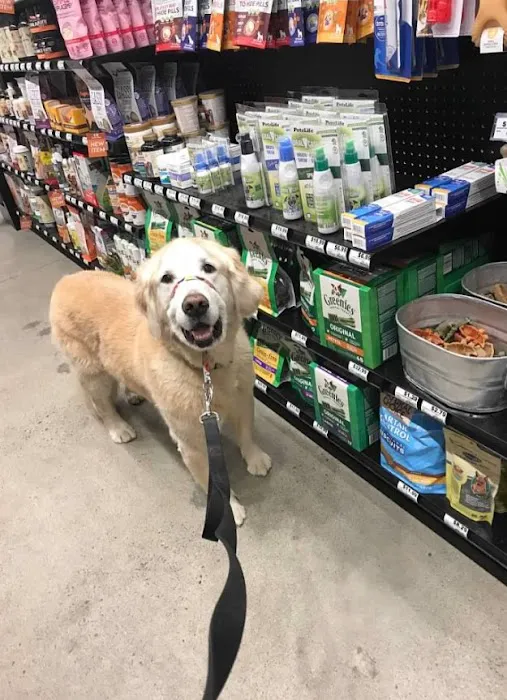 Chuck & Don's Pet Food & Supplies Picture 7