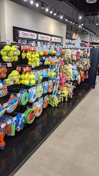Chuck & Don's Pet Food & Supplies Picture 5