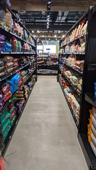 Chuck & Don's Pet Food & Supplies Picture 10