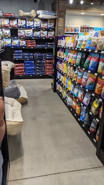 Chuck & Don's Pet Food & Supplies Picture 4