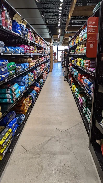 Chuck & Don's Pet Food & Supplies Picture 3