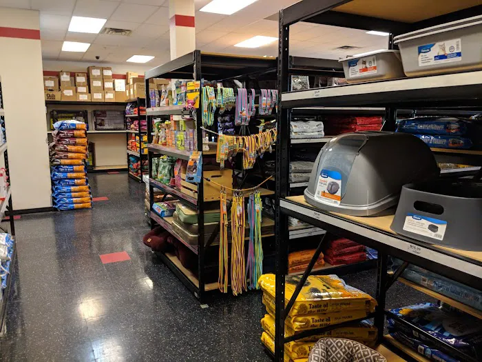 Chuck & Don's Pet Food & Supplies Picture 6