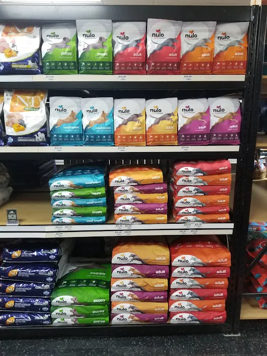 Chuck & Don's Pet Food & Supplies Picture 5