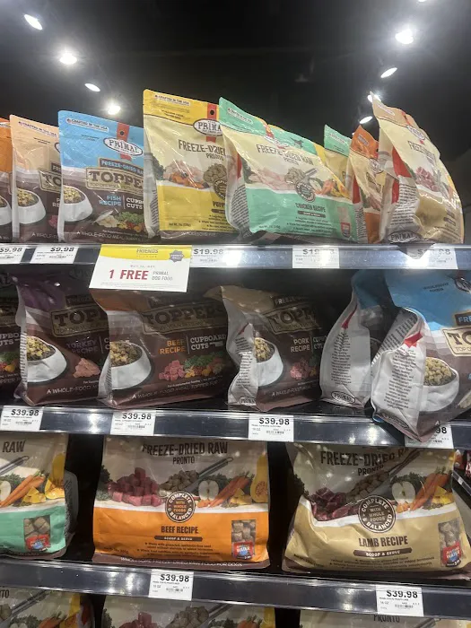 Chuck & Don's Pet Food & Supplies Picture 10