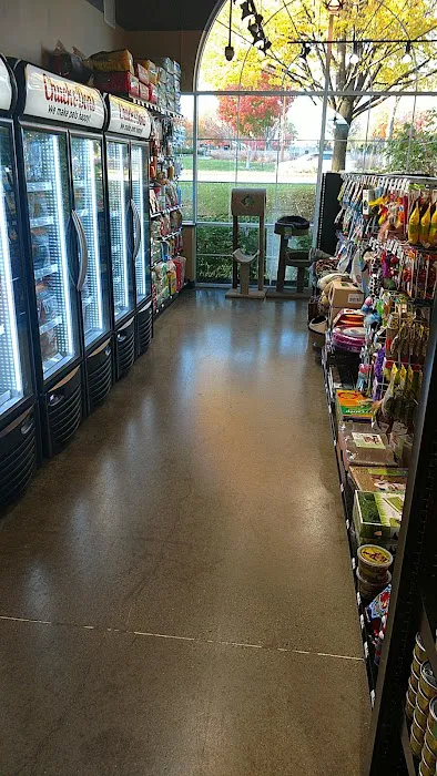 Chuck & Don's Pet Food & Supplies Picture 8