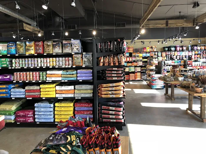Chuck & Don's Pet Food & Supplies Picture 2