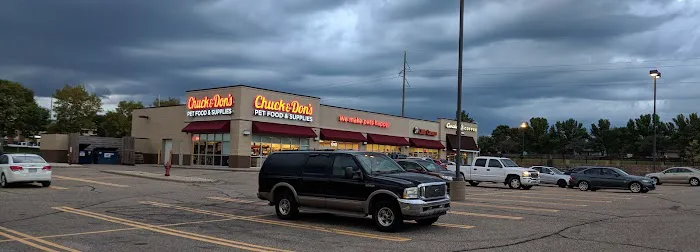 Chuck & Don's Pet Food & Supplies Picture 9