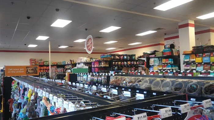 Chuck & Don's Pet Food & Supplies Picture 7