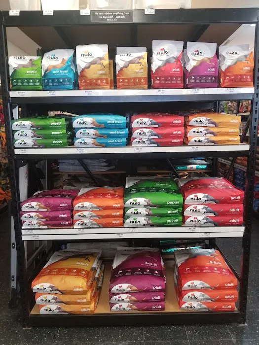 Chuck & Don's Pet Food & Supplies Picture 9