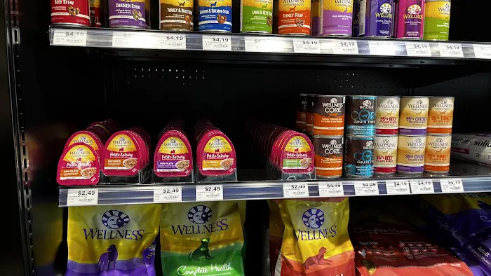 Chuck & Don's Pet Food & Supplies Picture 7