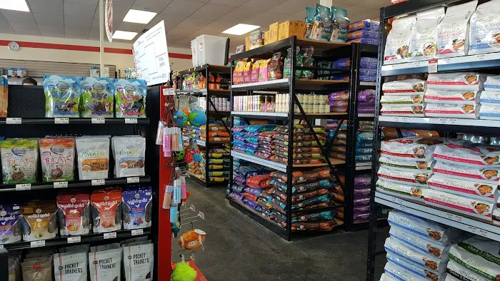 Chuck & Don's Pet Food & Supplies Picture 9